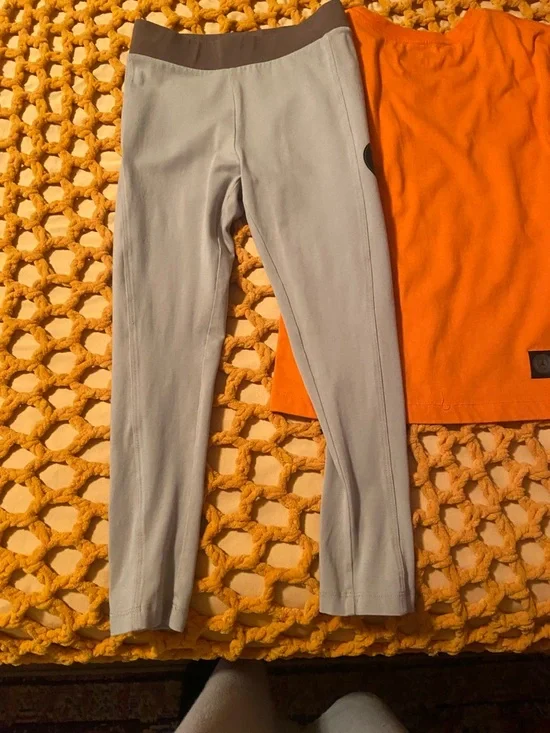 Girls Nike Jordan PARIS Collection 2 Piece Tee/Leggings Set - Picture 3 of 3